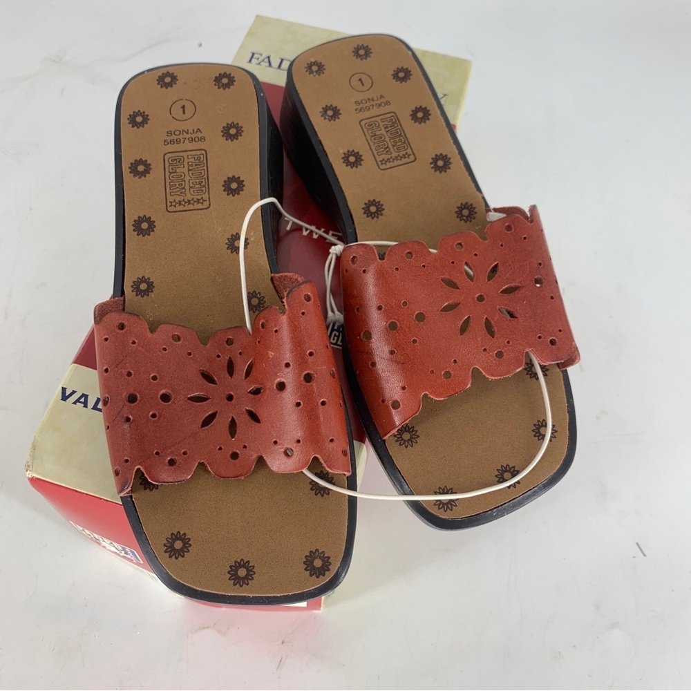 Faded Glory Leather Sandals Sonja Red Size 1 NEW Women’s Casual.